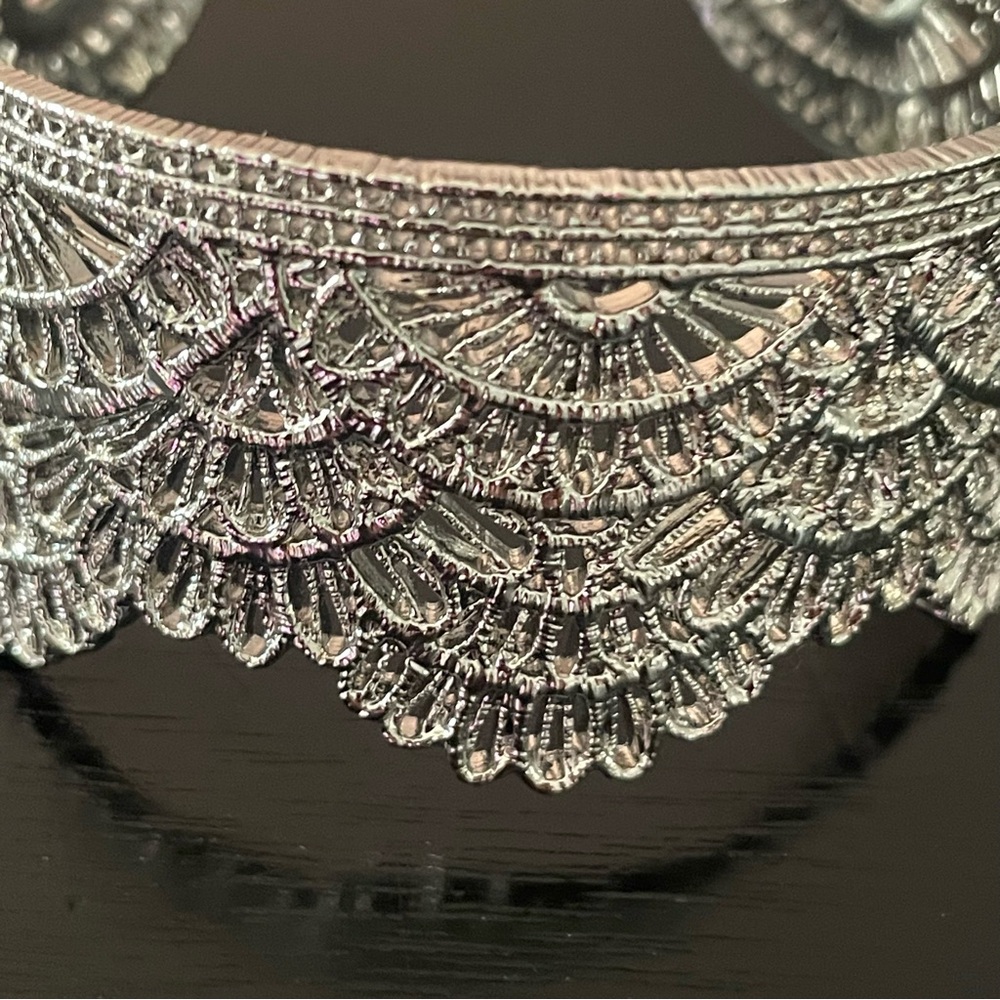 Silver Queen’s Lace Cuff Bracelet By Chloe & Isabel Adjustable Nwot View 5